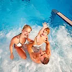 Corinthia Hotell 3*