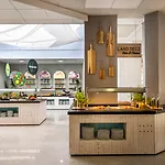 Corinthia Hotell 3*