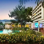 Corinthia Hotell 3*