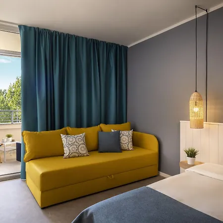 Corinthia 3*
